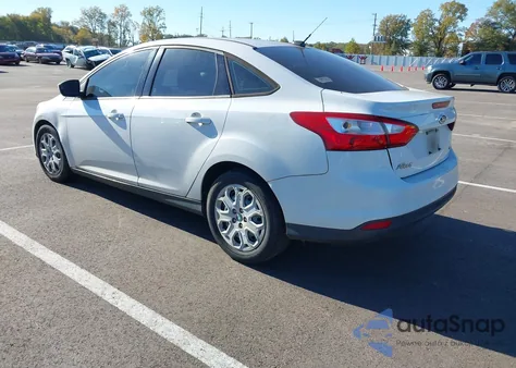 2012 Ford Focus Se z USA, uszkodzony, nr VIN 1FAHP3F22CL275175
